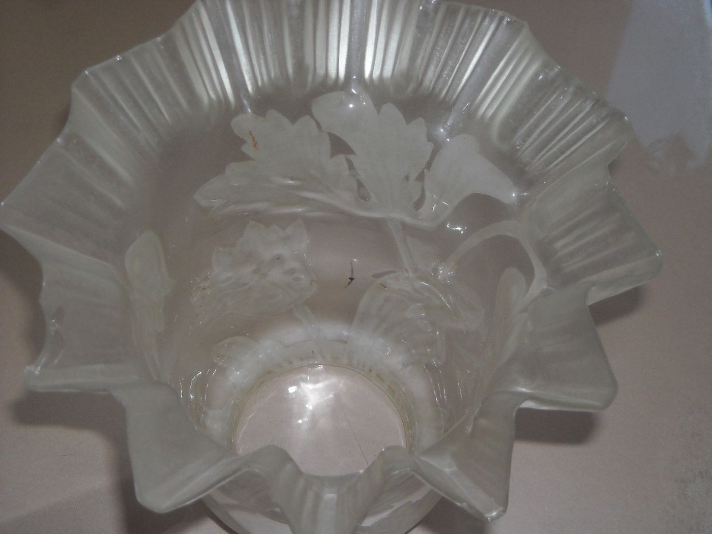 Vetri d'Epoca: Antica Coppa Per Lampade O Lampadari Con Decoro Floreale