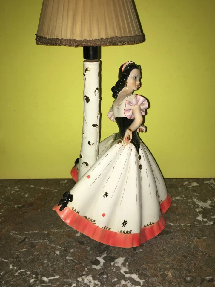 Artistica Scultura In Ceramica Girardi: Lampada Decorativa d'Epoca, Ballo E Danza