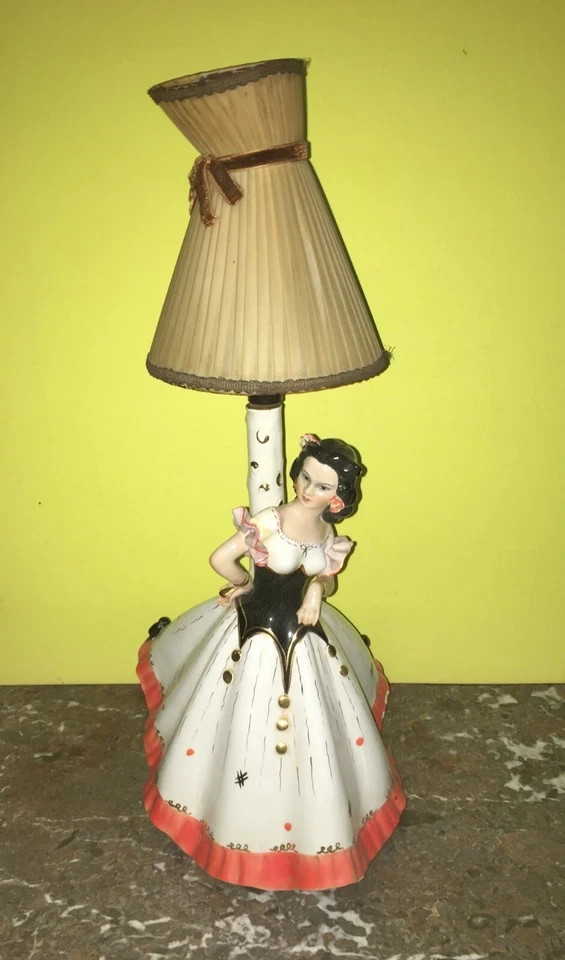Artistica Scultura In Ceramica Girardi: Lampada Decorativa d'Epoca, Ballo E Danza