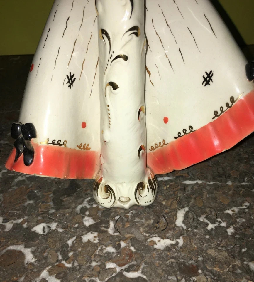 Artistica Scultura In Ceramica Girardi: Lampada Decorativa d'Epoca, Ballo E Danza