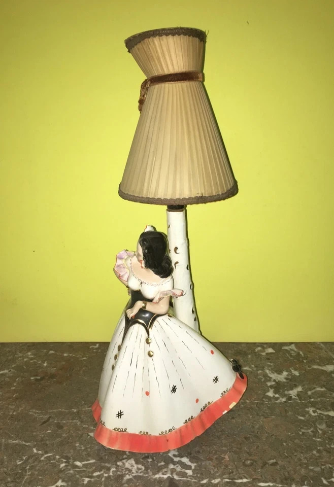 Artistica Scultura In Ceramica Girardi: Lampada Decorativa d'Epoca, Ballo E Danza