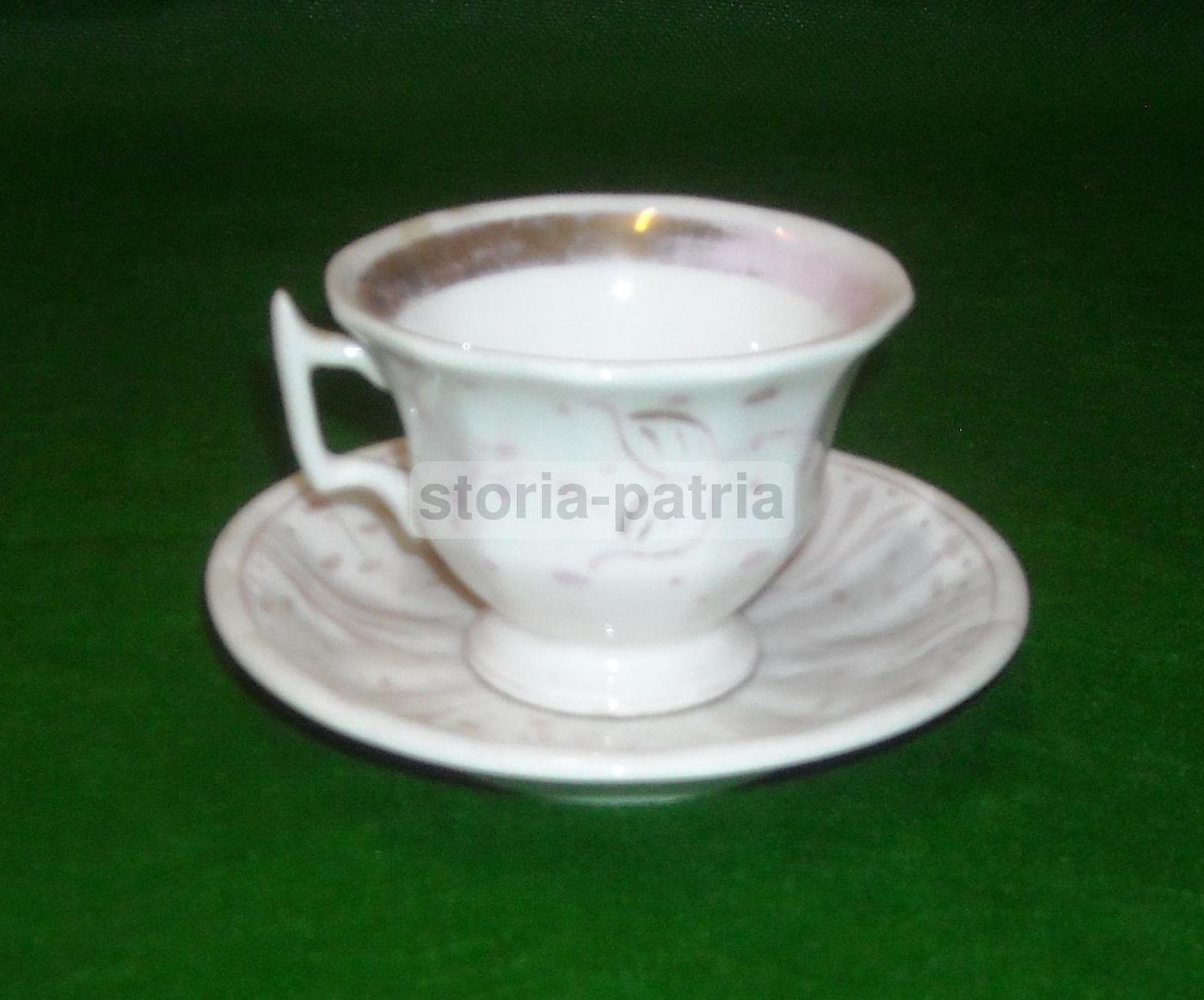 Tazza Con Piattino In Porcellana Decorata Oro (XIX Secolo)