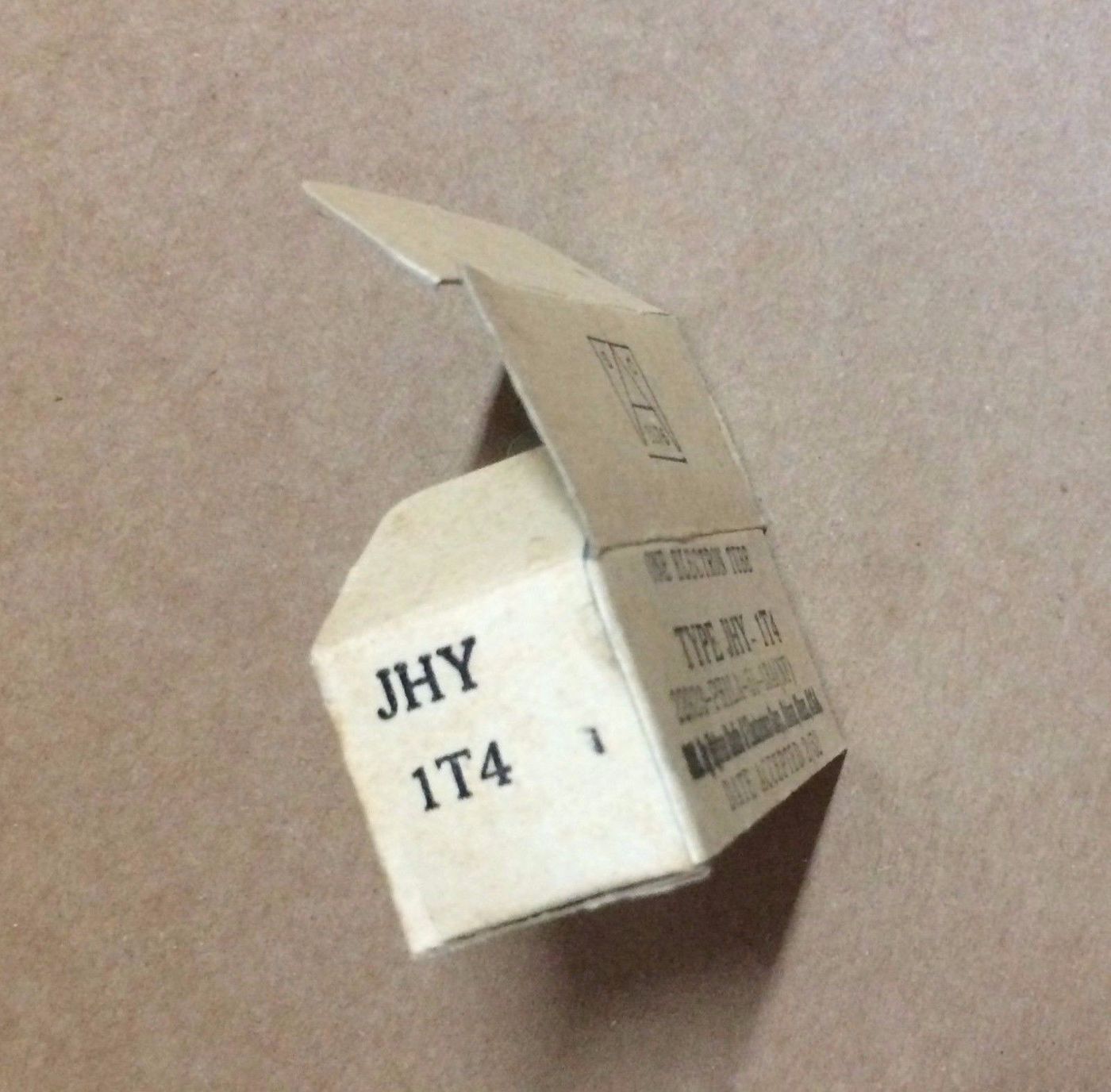 Valvola Elettronica JHY 1T4 Americana Originale Anni '50 NOS