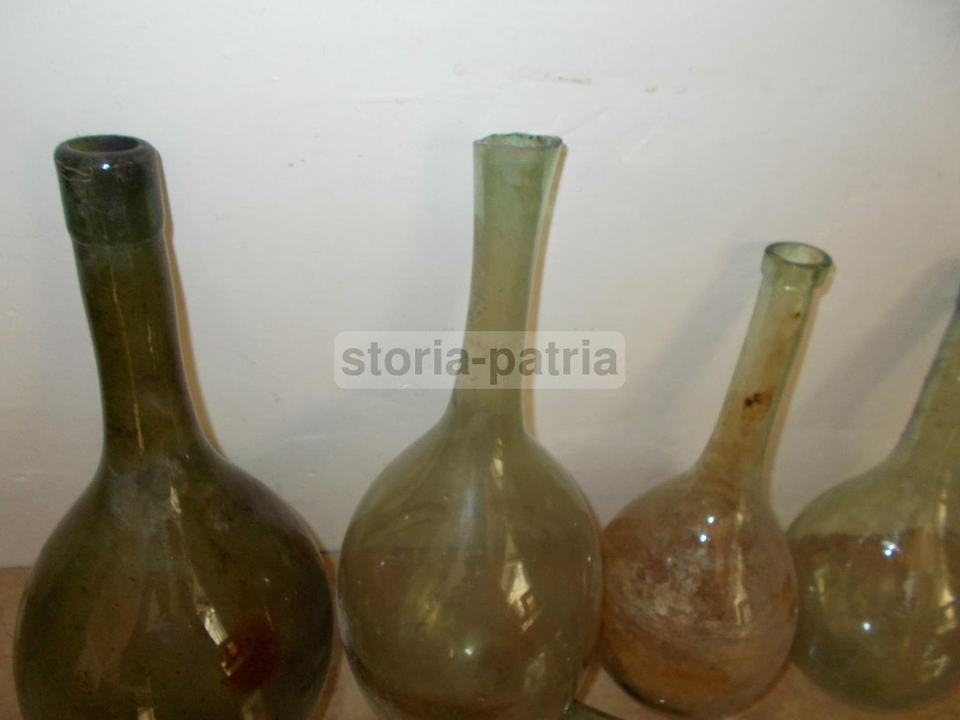 5 Bottiglie Antiche In Vetro (fine '800   Inizio '900) Per Cantina E Farmacia
