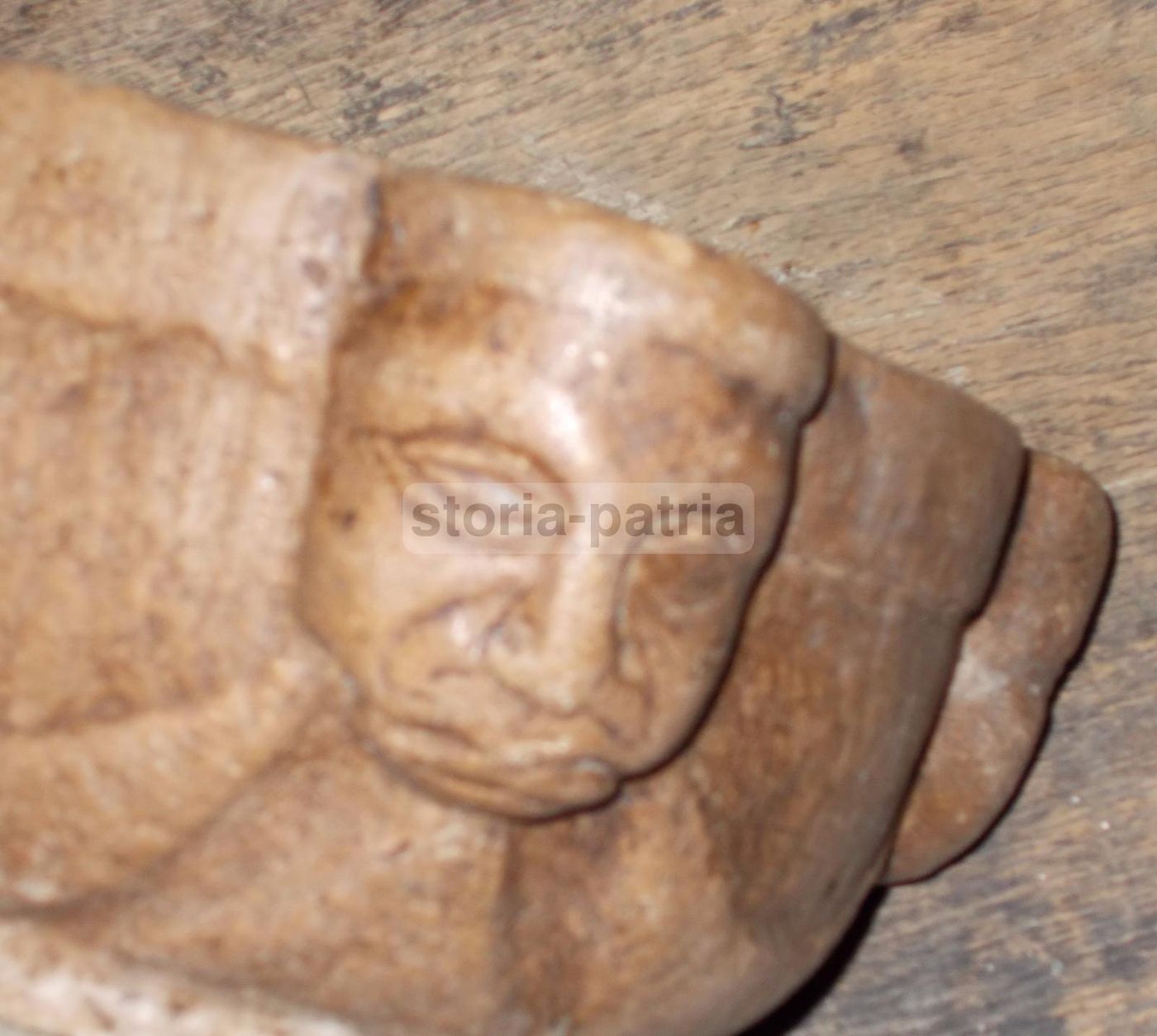 Antico Mortaio In Pietra Decorata A Rilievo