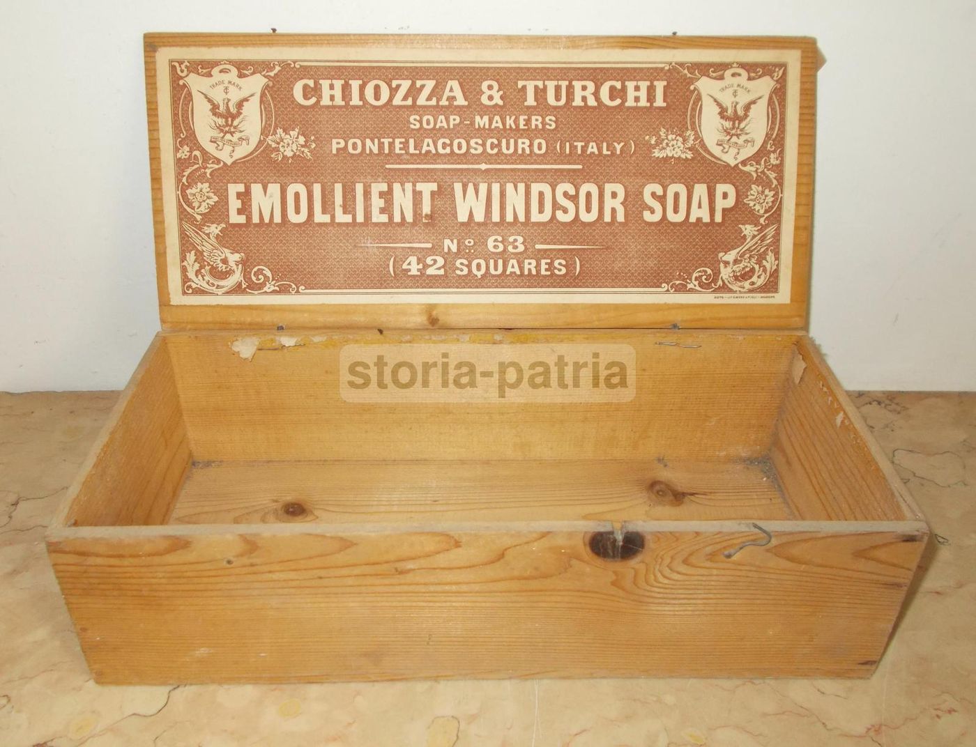 Scatola Pubblicitaria In Legno Chiozza & Turchi Saponi Pontelagoscuro