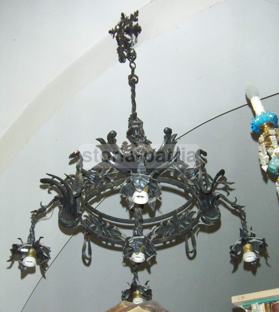 Lampadario Liberty In Ferro Battuto Con Draghi Alati, Inizio '900