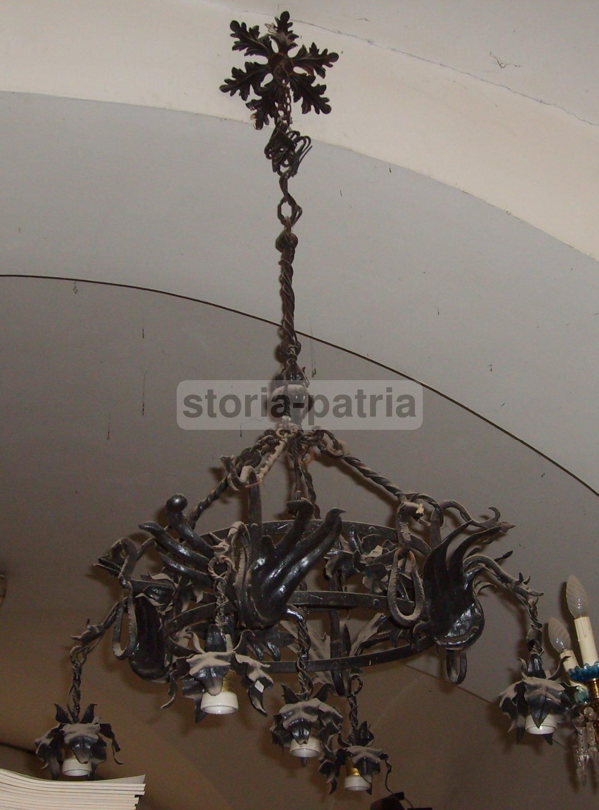 Lampadario Liberty In Ferro Battuto Con Draghi Alati, Inizio '900