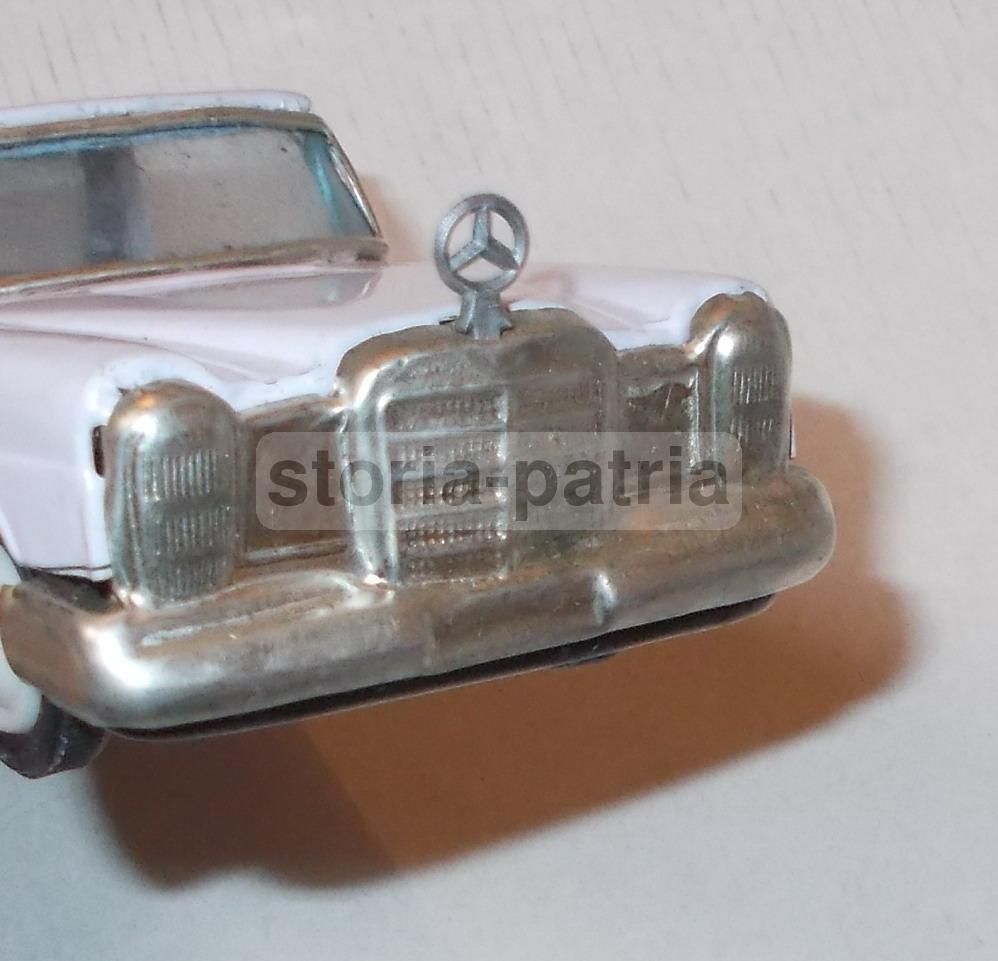 Automobilina Ambulanza Mercedes In Metallo Vintage