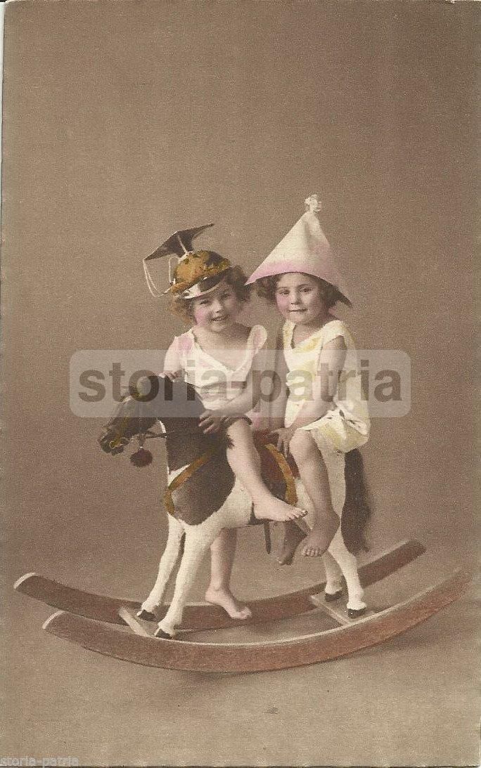Cartolina d'Epoca: Bimbe Con Cavallo A Dondolo, Anni '20, MKB