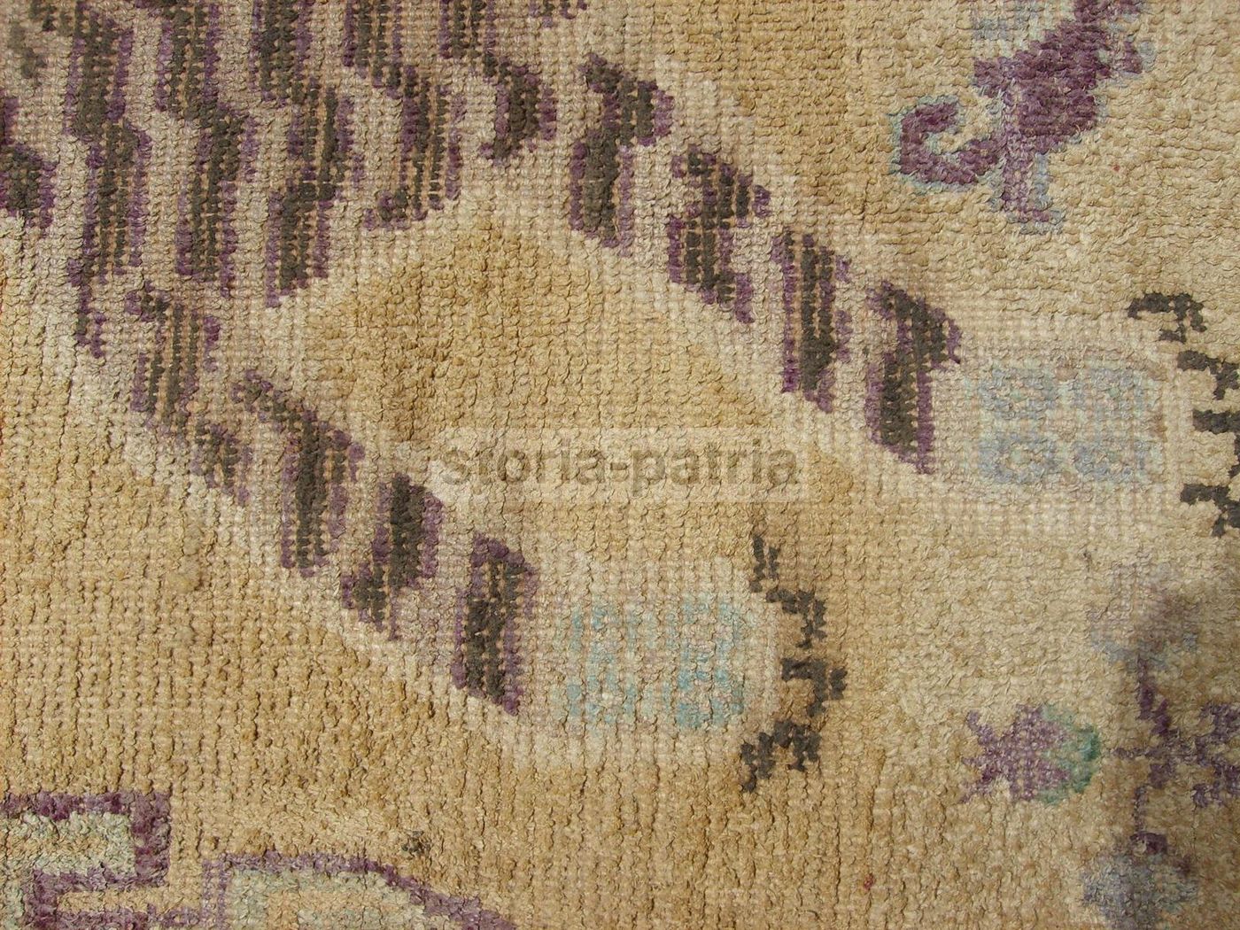 Antico Tappeto Orientale Con Animali Fantastici 220x140 Cm