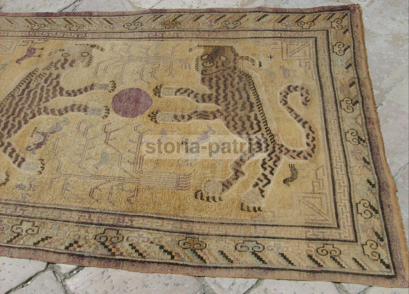 Antico Tappeto Orientale Con Animali Fantastici 220x140 Cm