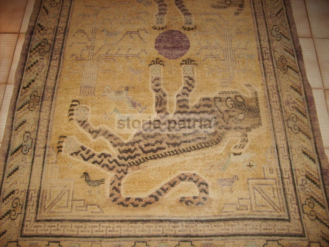 Antico Tappeto Orientale Con Animali Fantastici 220x140 Cm