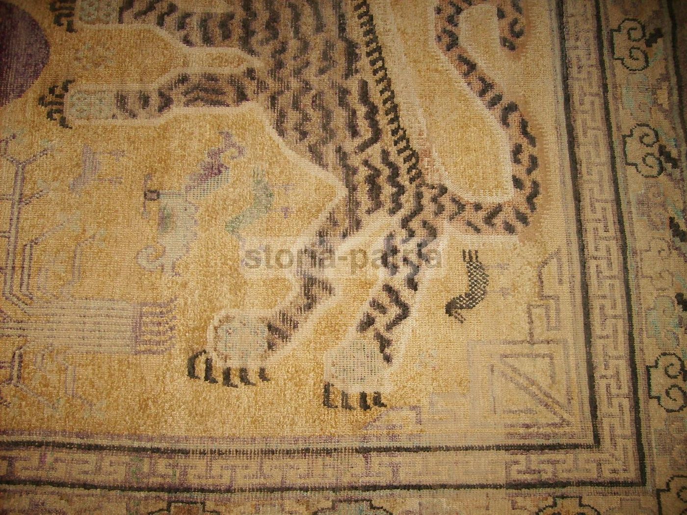 Antico Tappeto Orientale Con Animali Fantastici 220x140 Cm