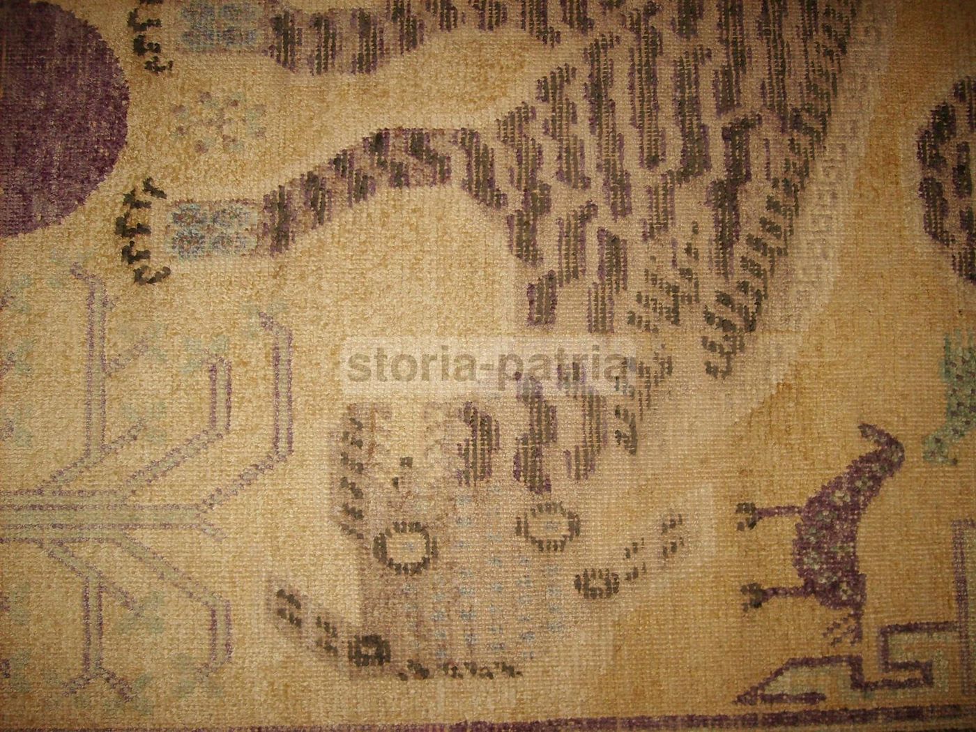 Antico Tappeto Orientale Con Animali Fantastici 220x140 Cm