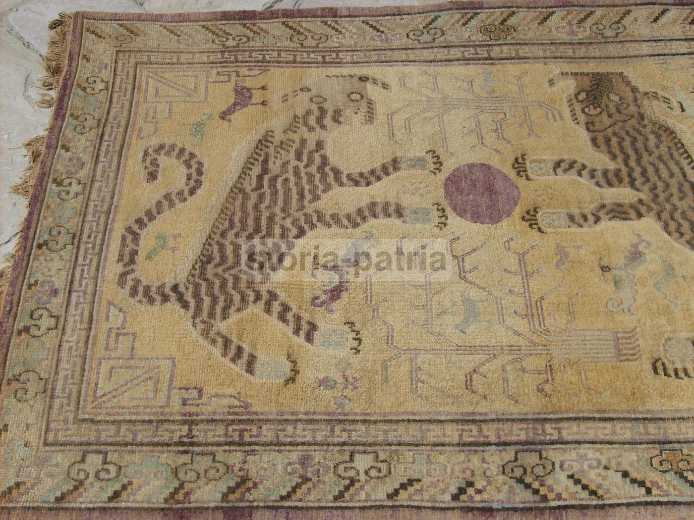 Antico Tappeto Orientale Con Animali Fantastici 220x140 Cm