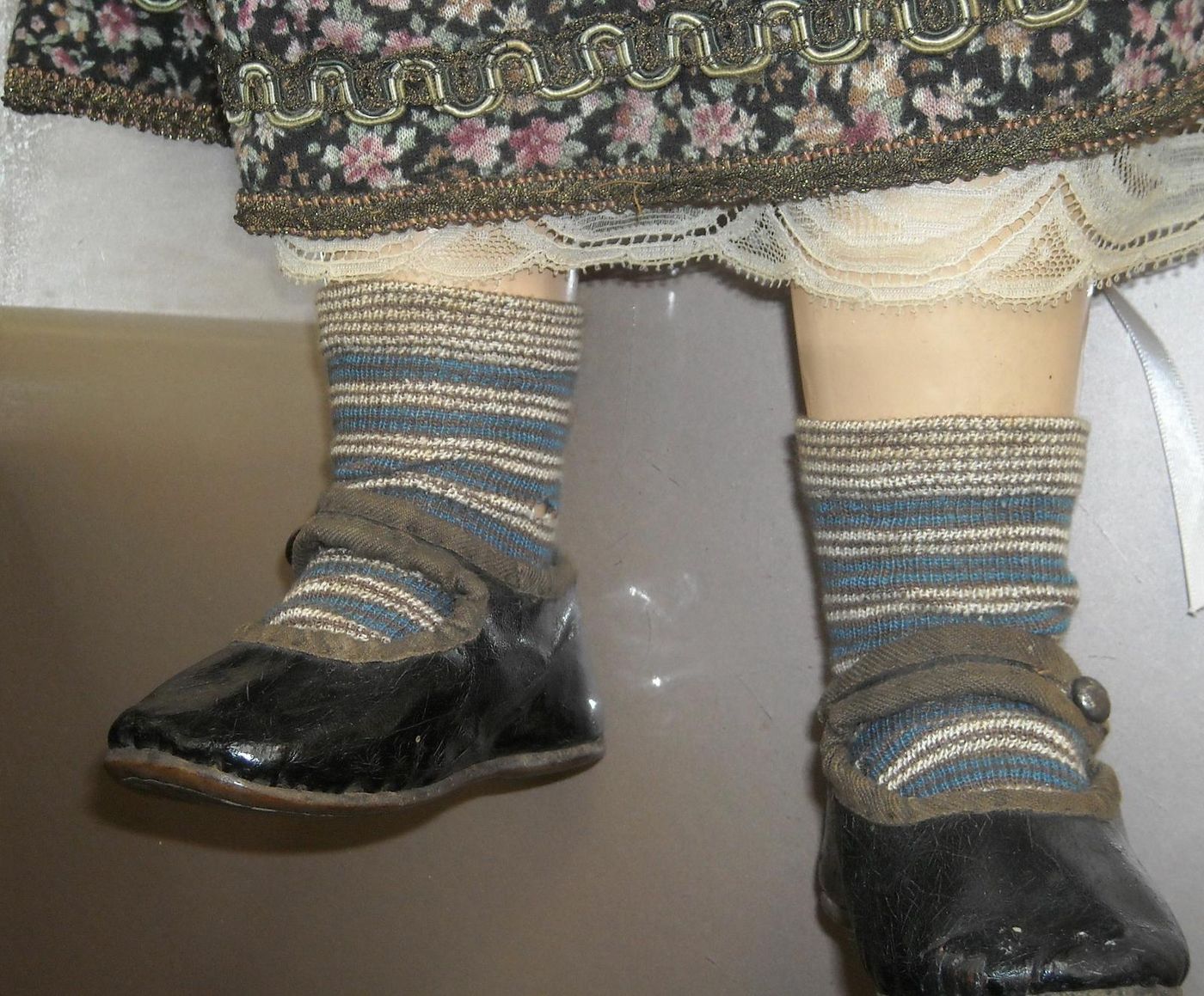 Antica Bambola d'Epoca Con Vestito E Cuffia, Anni '20, Cm 70