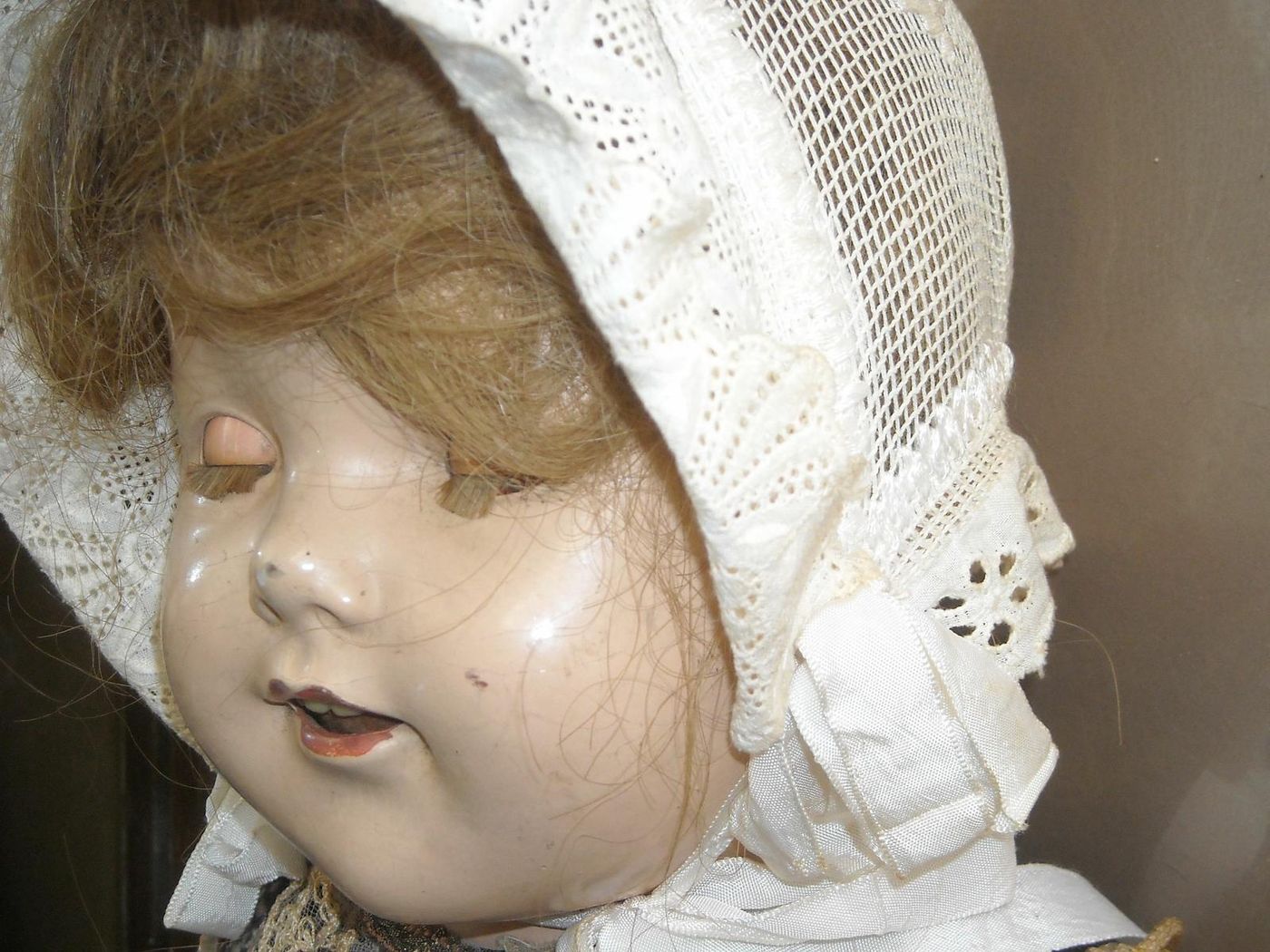 Antica Bambola d'Epoca Con Vestito E Cuffia, Anni '20, Cm 70