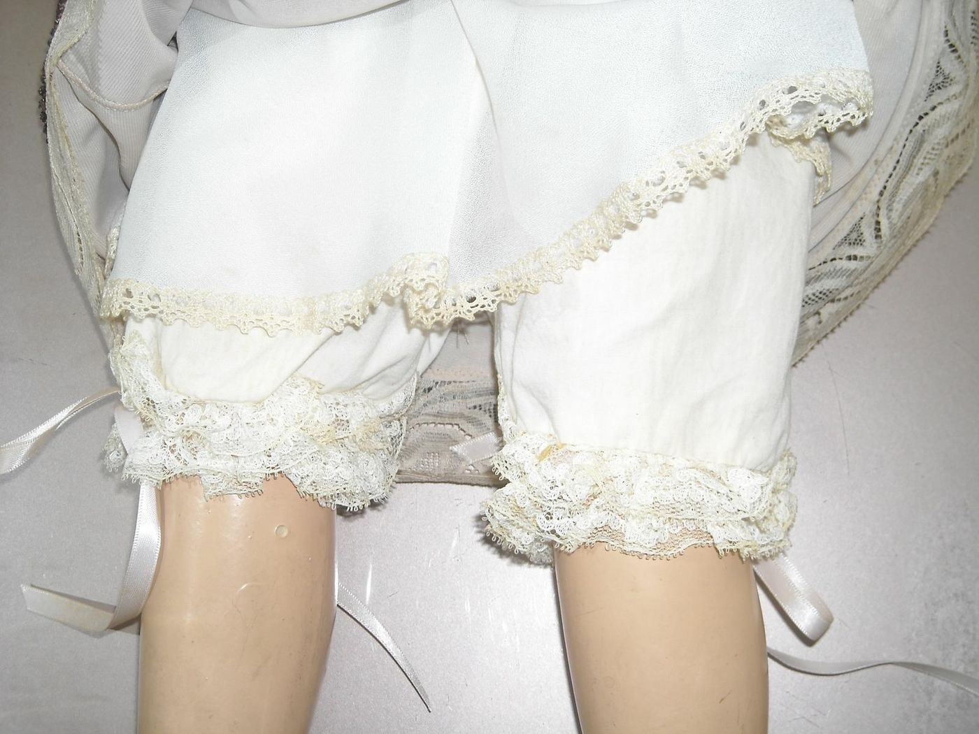 Antica Bambola d'Epoca Con Vestito E Cuffia, Anni '20, Cm 70