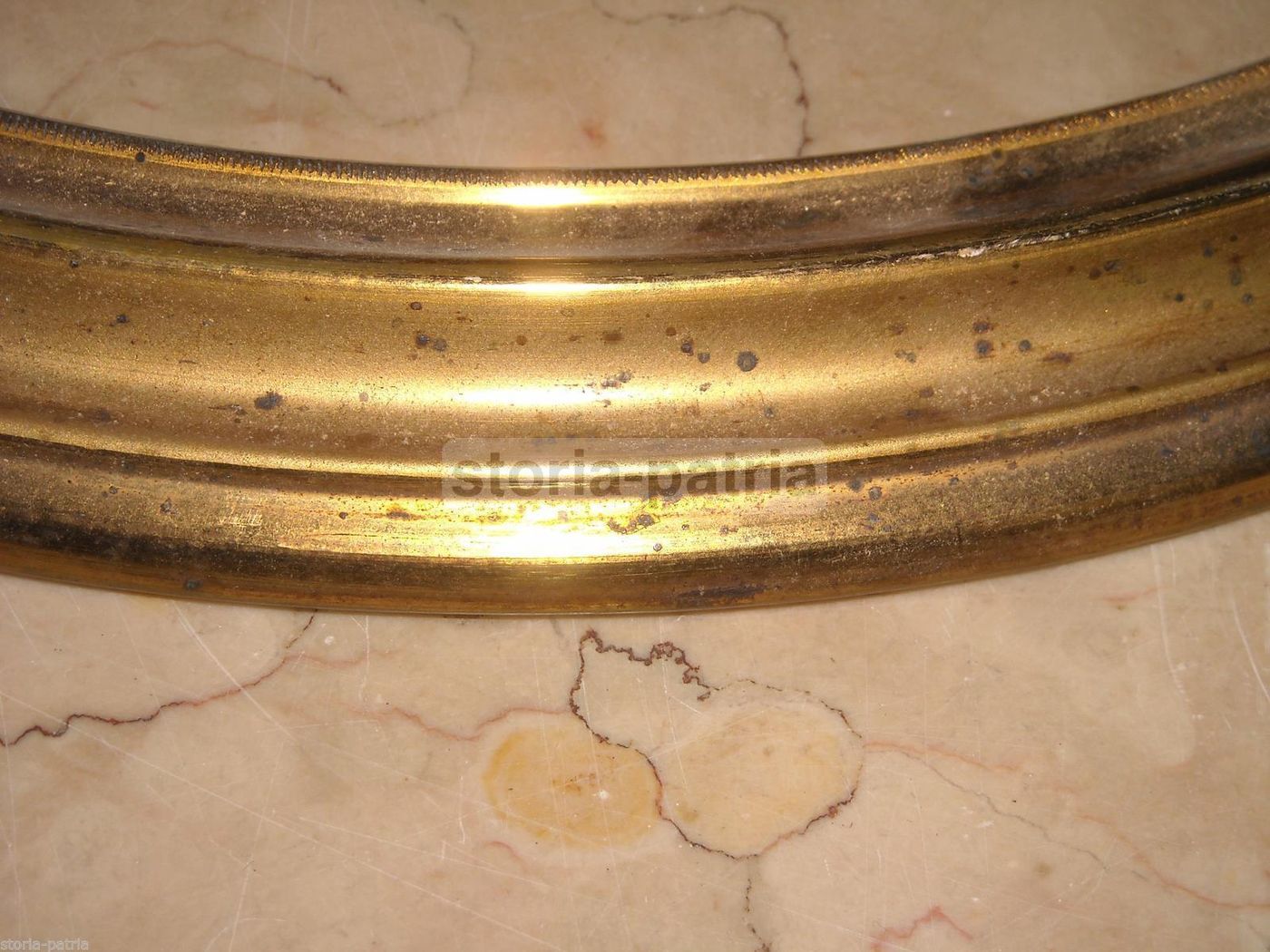 Cornice Ovale Antica In Metallo Giallo, Fine '800 Inizio '900