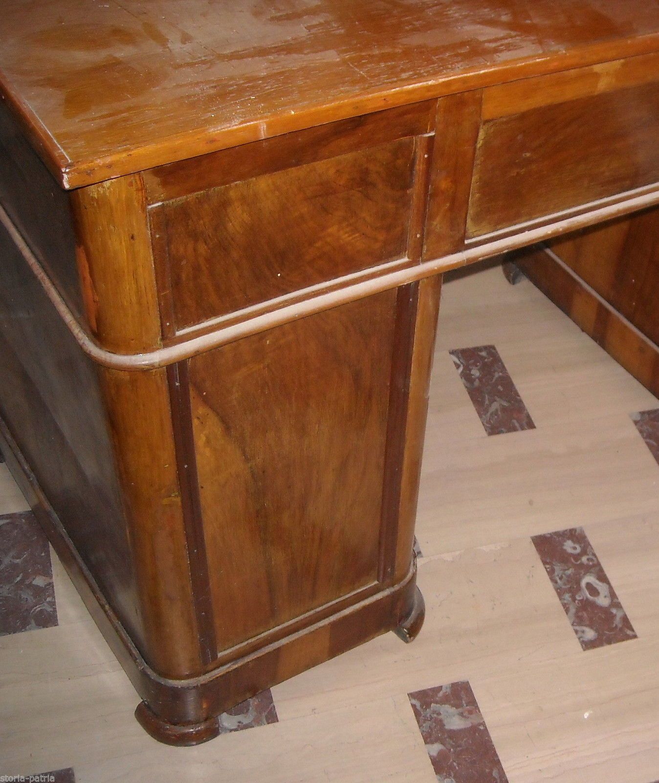 Scrivania Antica Fine '800 Inizio '900 Con Nove Cassetti Da Restaurare