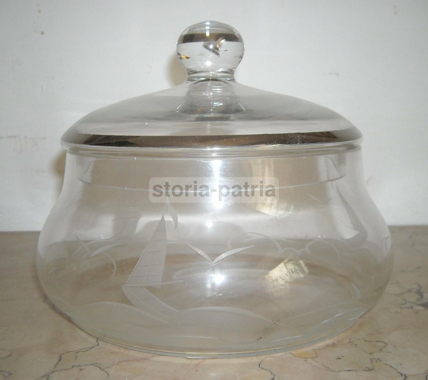 Ciotola In Vetro Con Decorazione Incisa Barche A Vela, Epoca '900