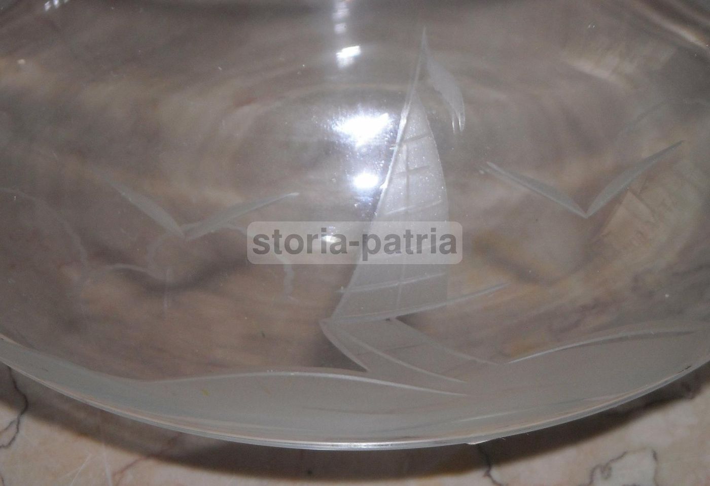 Ciotola In Vetro Con Decorazione Incisa Barche A Vela, Epoca '900