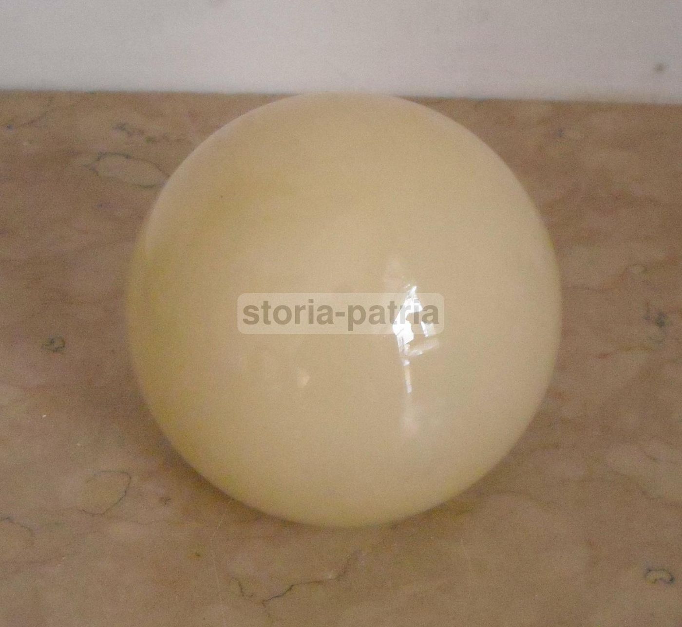 Coppa Globulare In Vetro Opalescente Per Lampada, Anni '30 '40