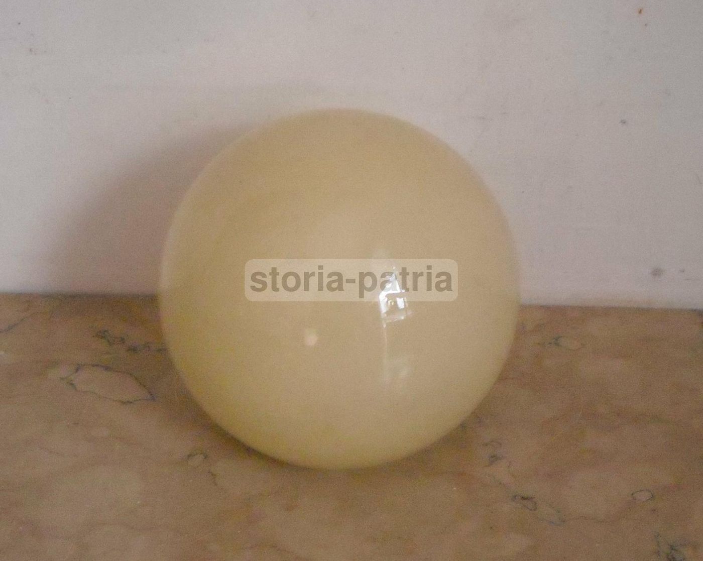 Coppa Globulare In Vetro Opalescente Per Lampada, Anni '30 '40