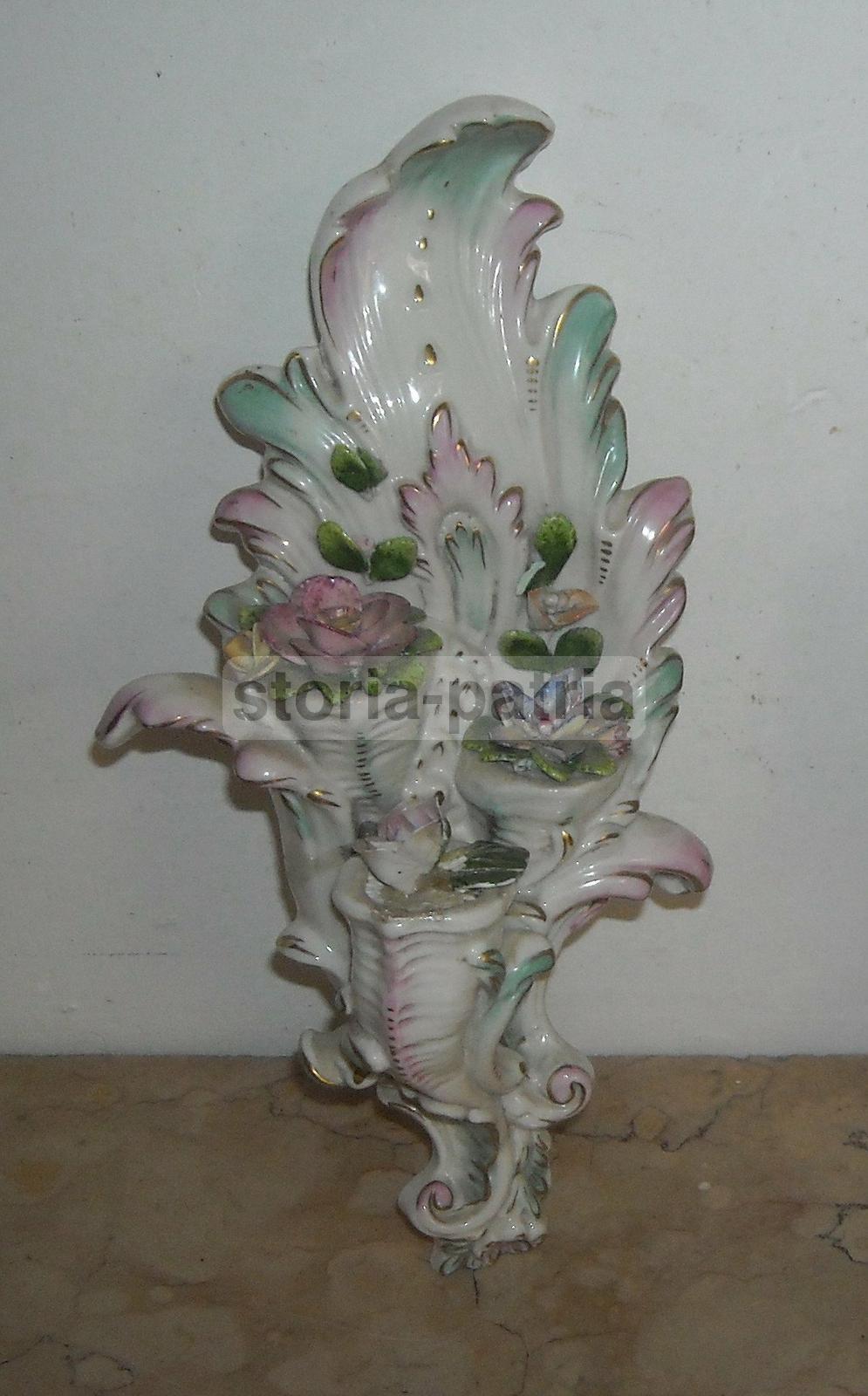 Porcellana Capodimonte Con Fiori In Rilievo Anni '30