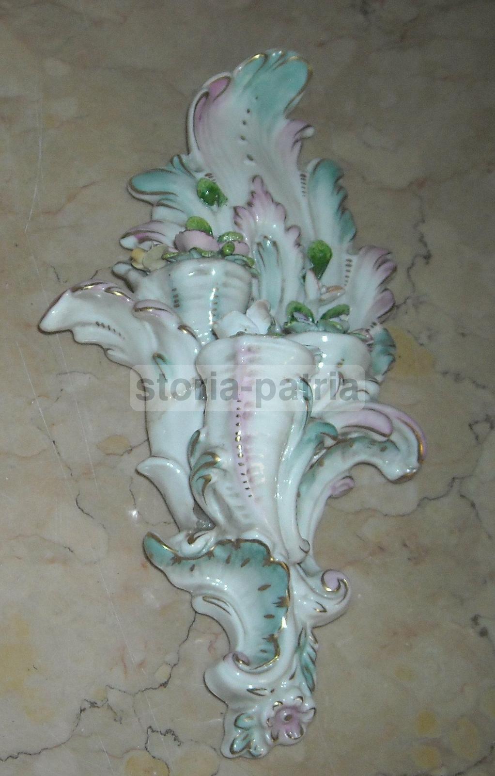 Porcellana Capodimonte Con Fiori In Rilievo Anni '30
