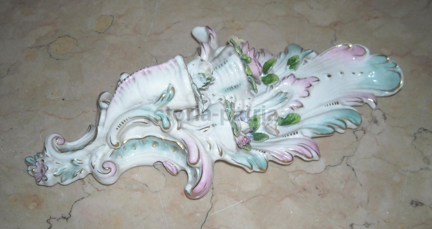 Porcellana Capodimonte Con Fiori In Rilievo Anni '30
