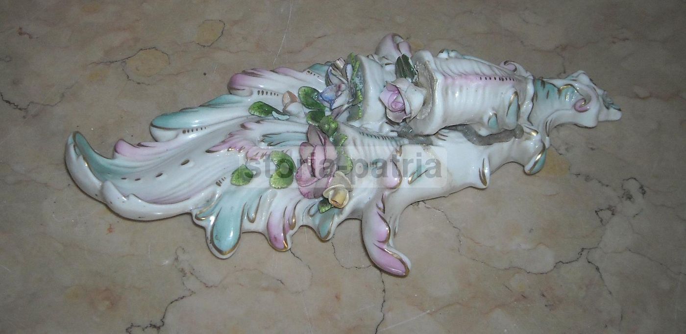 Porcellana Capodimonte Con Fiori In Rilievo Anni '30
