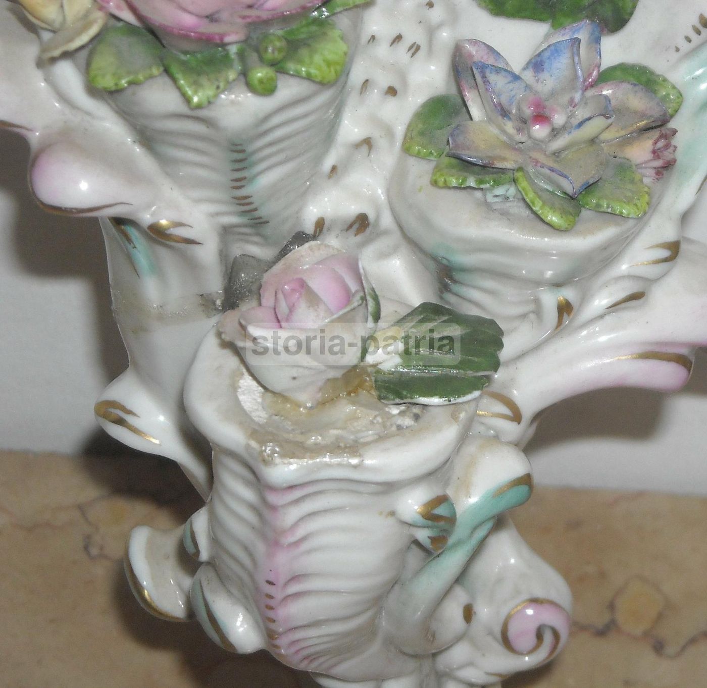 Porcellana Capodimonte Con Fiori In Rilievo Anni '30