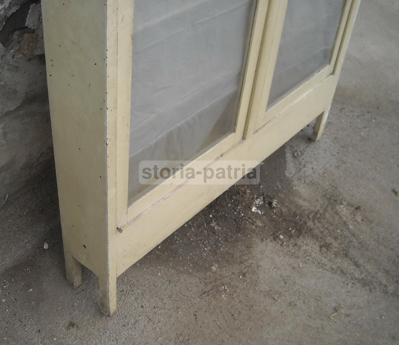 Scaffalatura Vintage In Legno Bianco Anni '20 Per Fucili O Libri