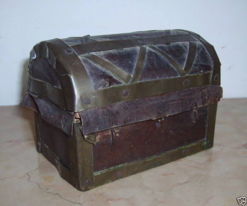 Antico Bauletto Miniatura in Legno e Pelle (fine '800 Inizio '900)
