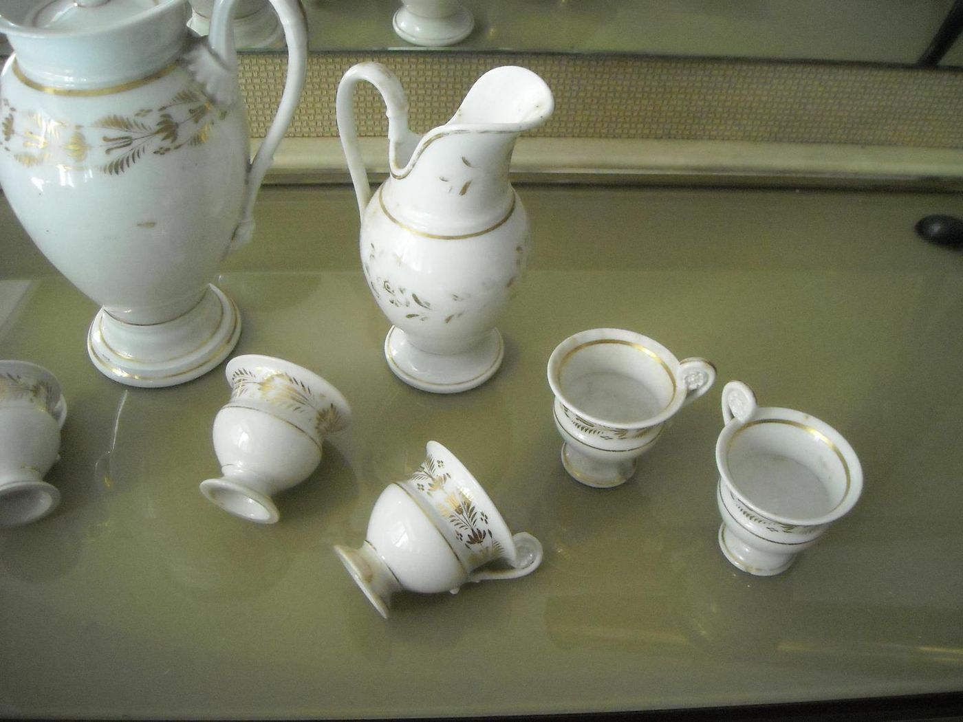 Servizio Da Caffè In Porcellana Con Decori Dorati Epoca Impero