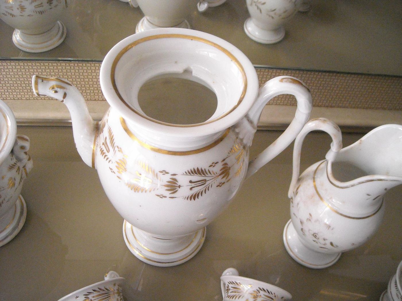 Servizio Da Caffè In Porcellana Con Decori Dorati Epoca Impero