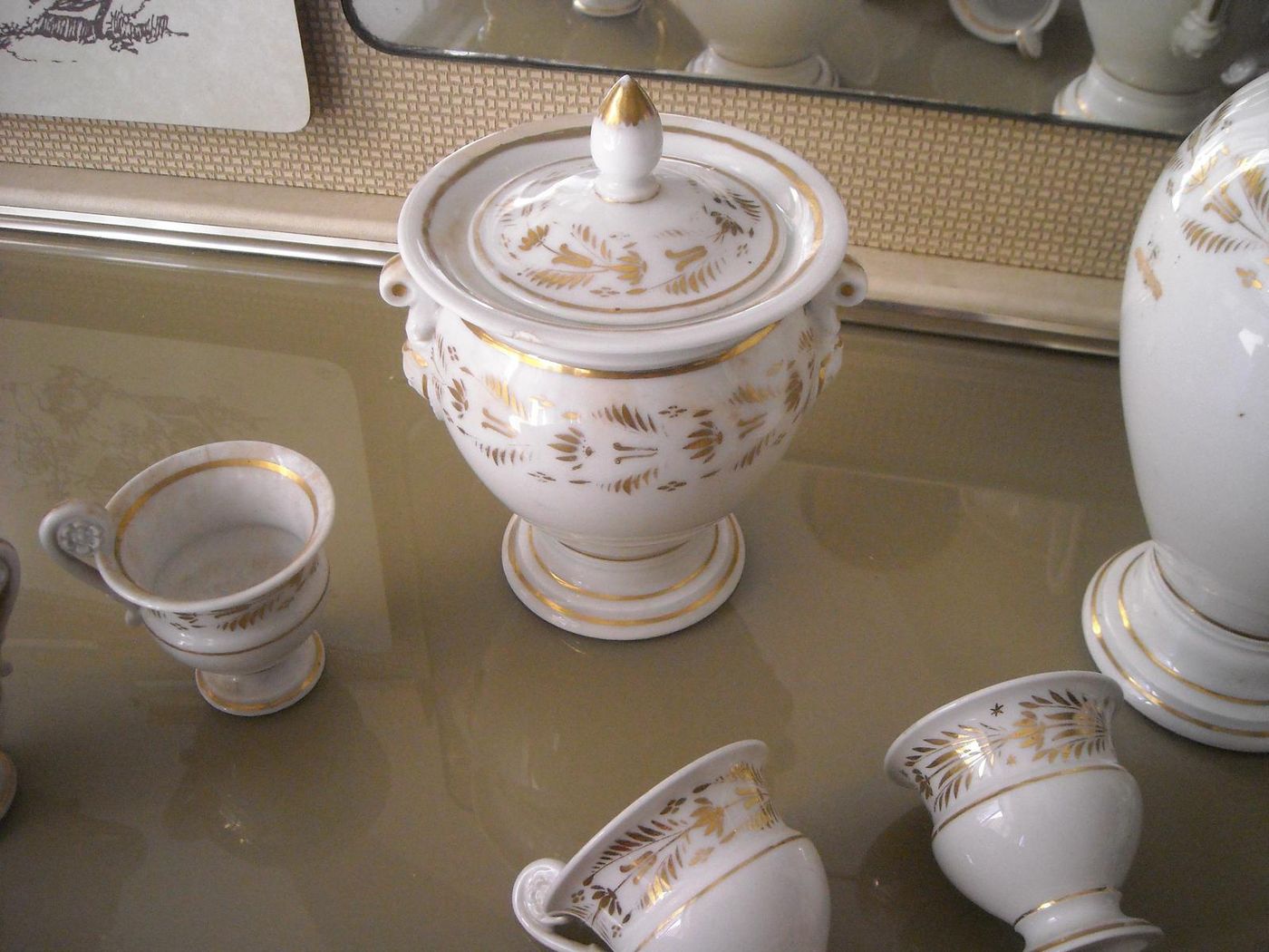 Servizio Da Caffè In Porcellana Con Decori Dorati Epoca Impero