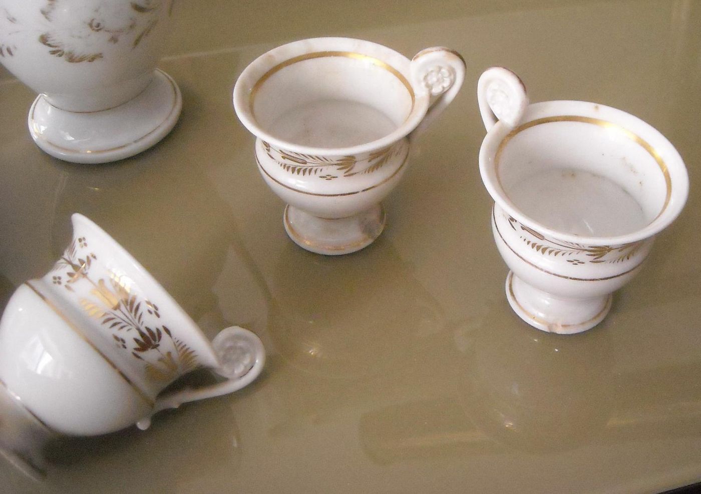 Servizio Da Caffè In Porcellana Con Decori Dorati Epoca Impero