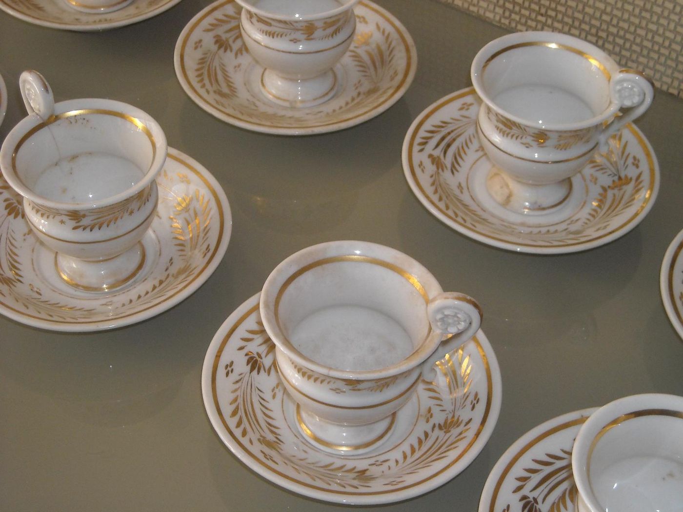 Servizio Da Caffè In Porcellana Con Decori Dorati Epoca Impero