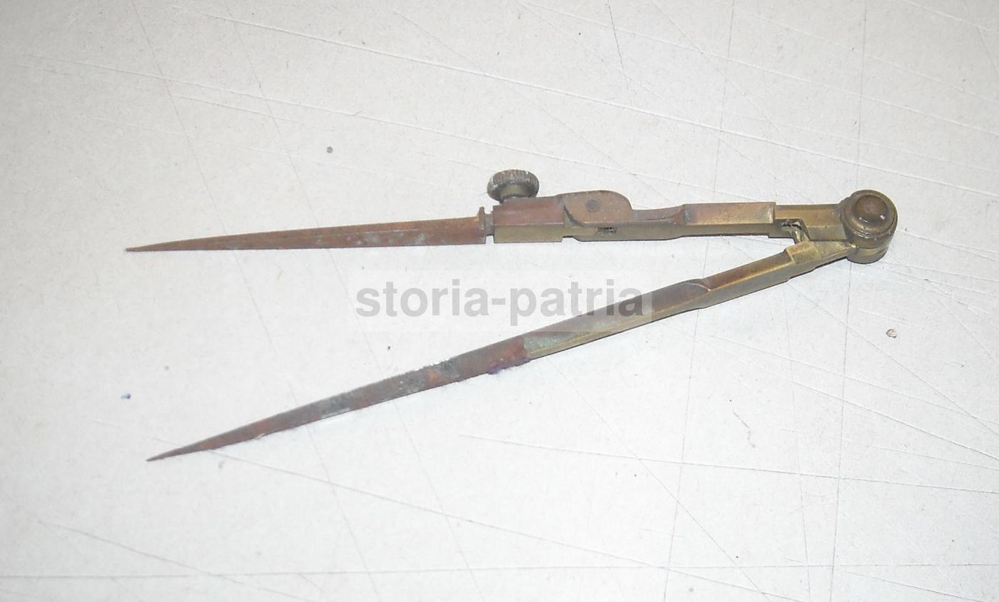 Compasso Antico In Ottone E Ferro (XIX Secolo)