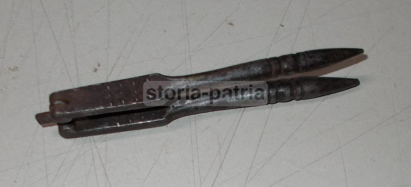 Schiaccianoci Antico In Ferro Battuto Della Seconda Metà Dell'800