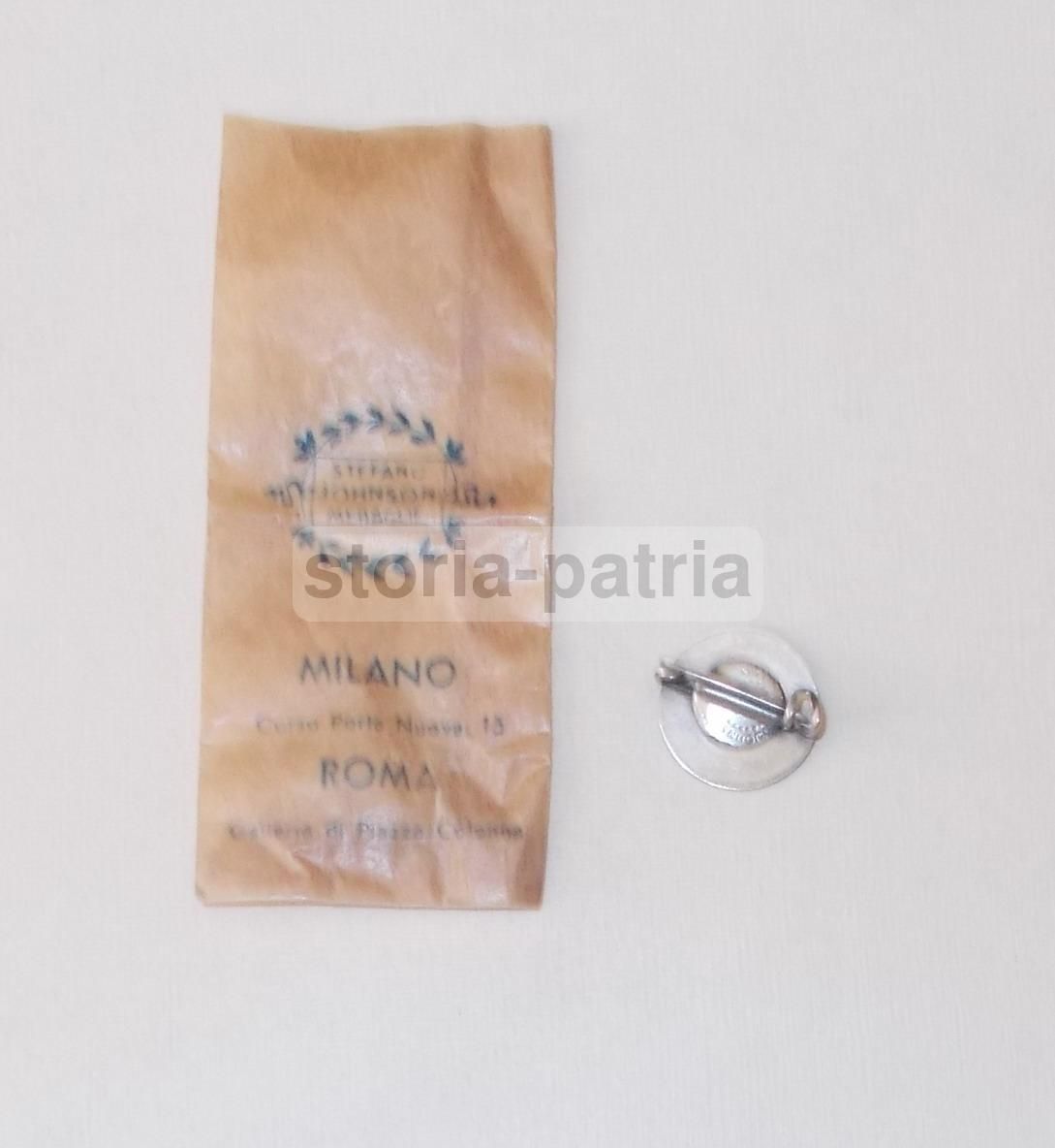 Distintivo Johnson "Date E Vi Sarà Dato" In Metallo Argentato