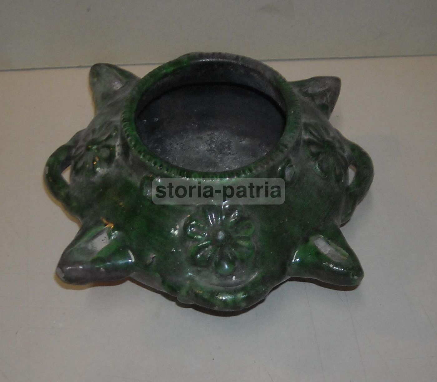 Vaso Soprammobile In Ceramica Smaltata Verde, Stile Lucerna, Inizio XX Secolo