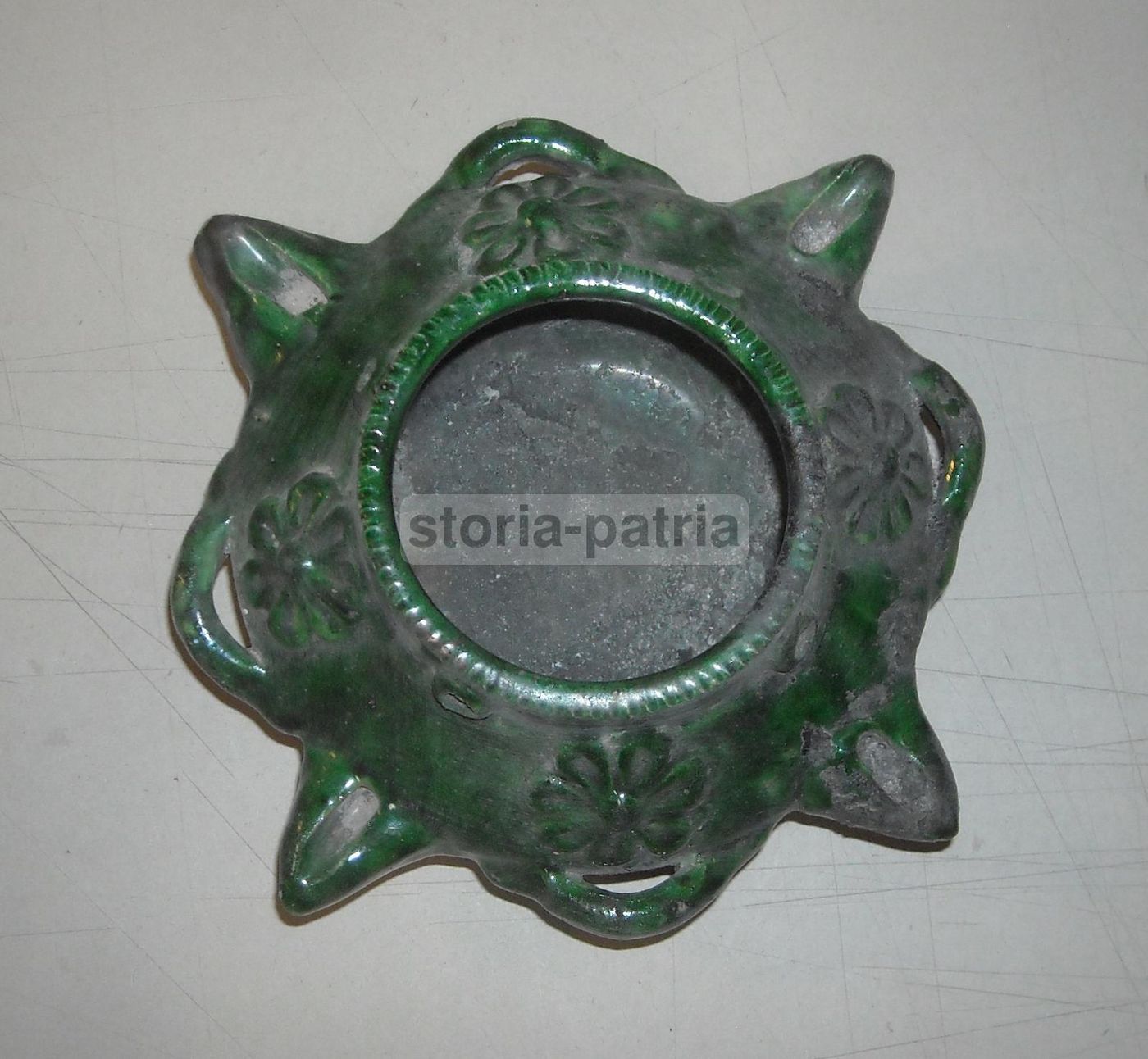 Vaso Soprammobile In Ceramica Smaltata Verde, Stile Lucerna, Inizio XX Secolo