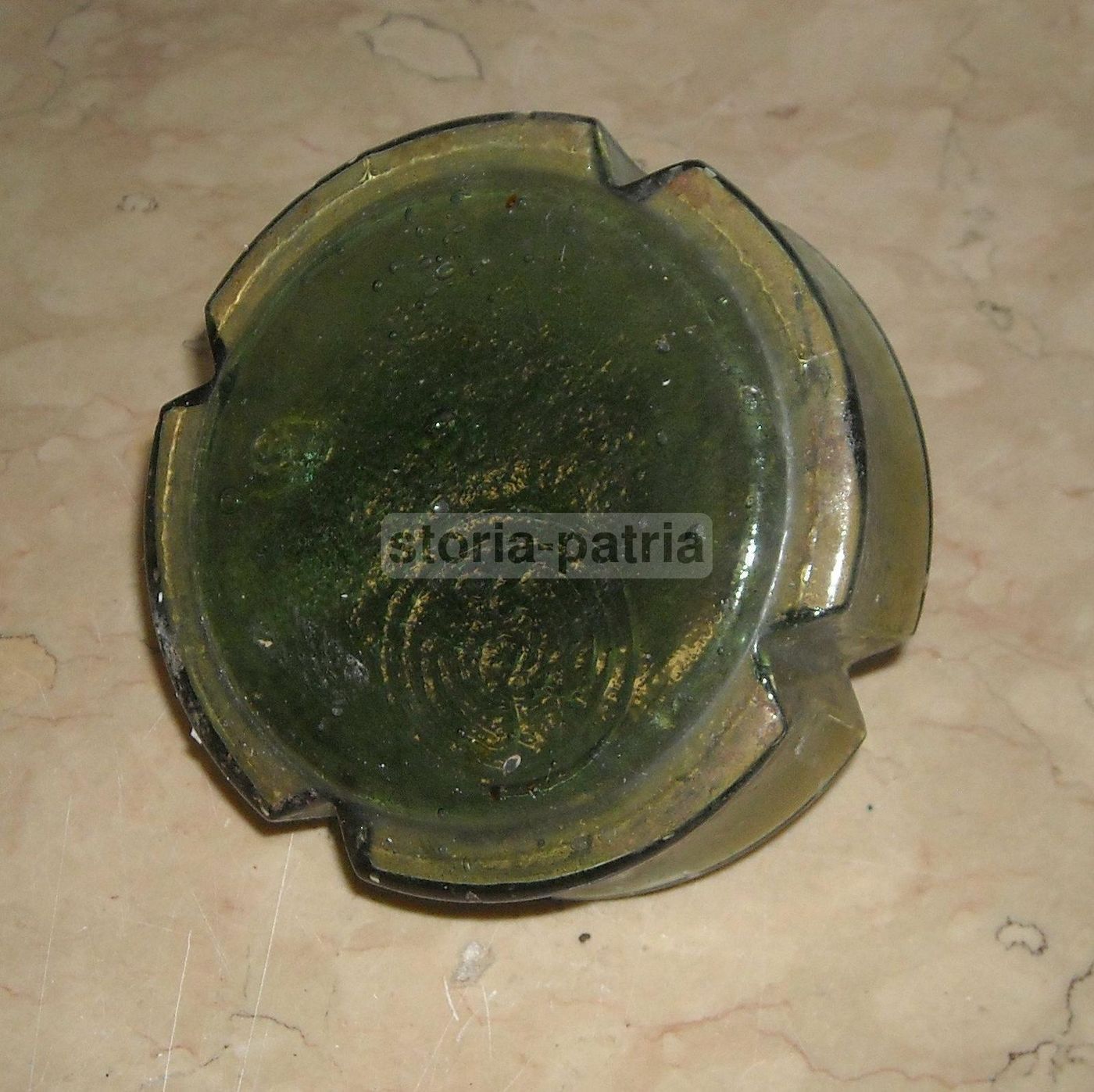 Antico Lume A Petrolio In Vetro Verde Con Aquila (fine '800   Inizio '900)
