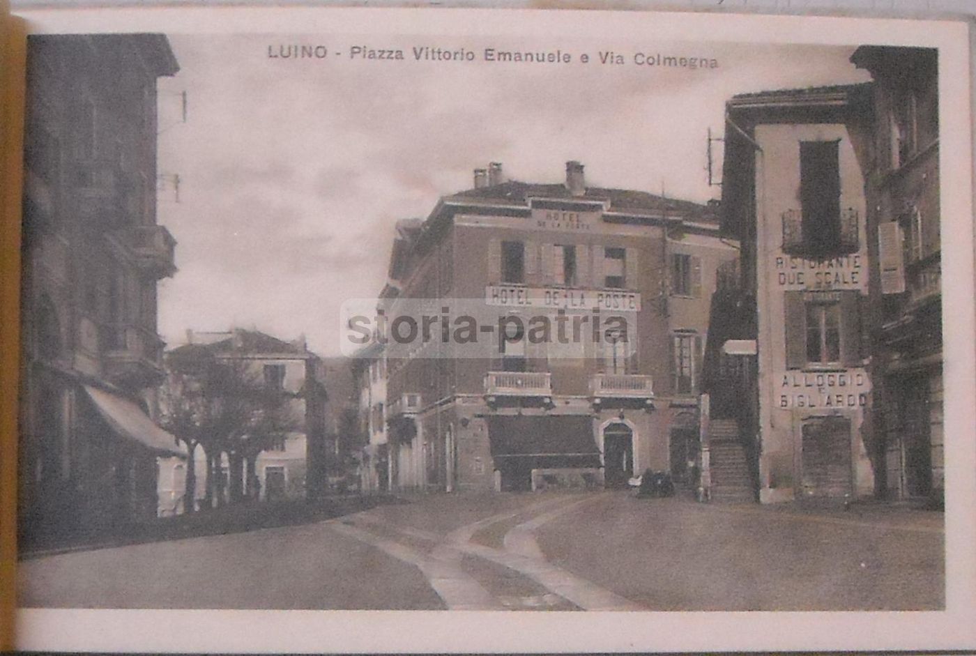 Cartolina Luino: Piazza Vittorio Emanuele E Hotel De La Poste, Anni '20