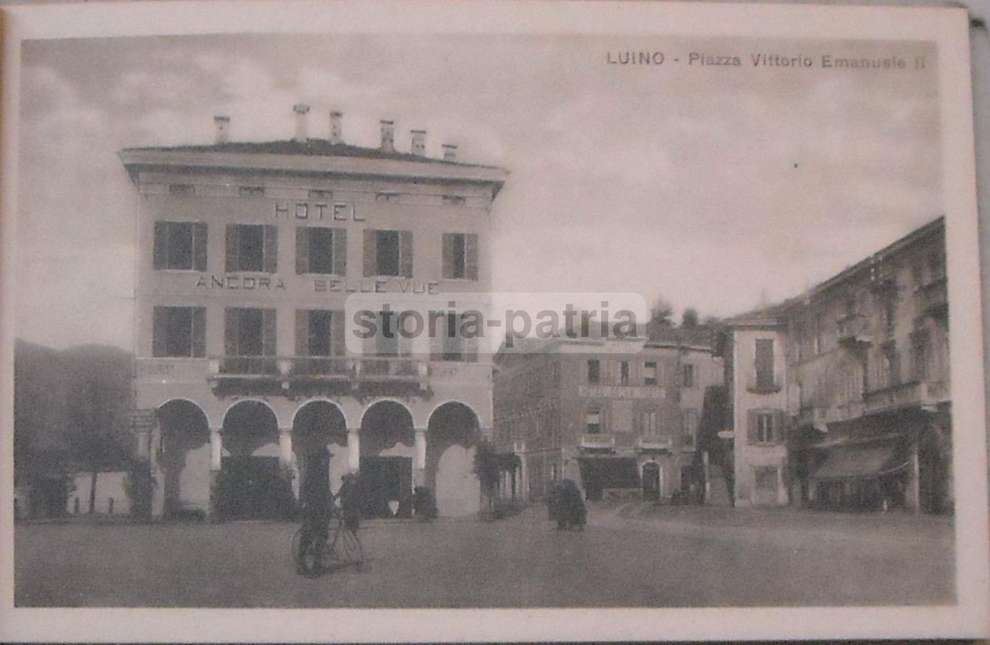 Cartolina Antica Luino, Piazza Vittorio Emanuele II E Hotel Ancora