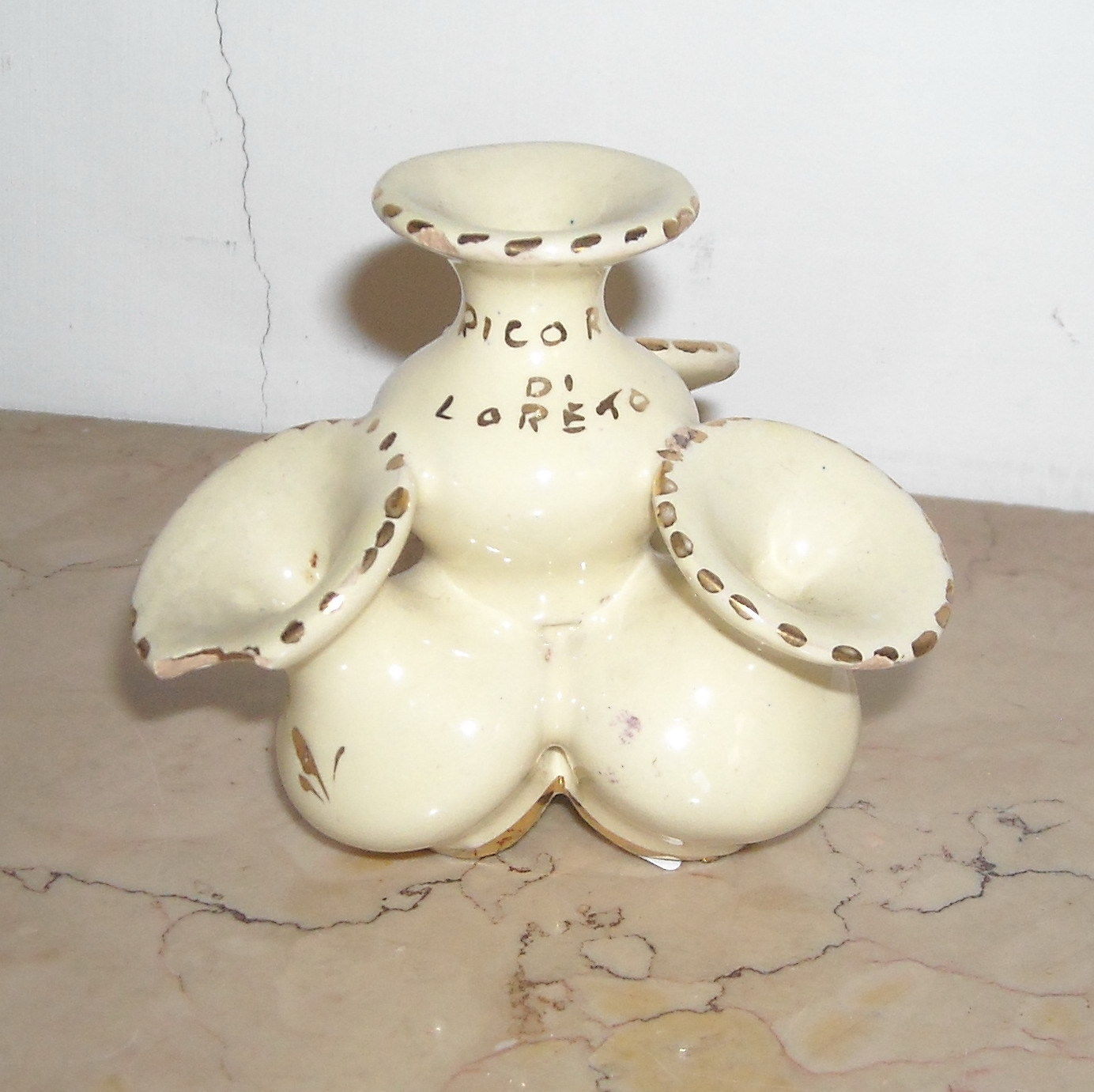 Ricordo Di Loreto: Soprammobile In Ceramica Con Quattro Vasetti